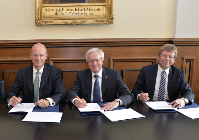 FAU und Siemens starten gemeinsamen MBA-Studiengang