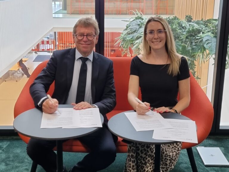 Strong Partners in Executive Education: FAU and Siemens Healthineers Start Collaboration for Executive MBA in Business Management