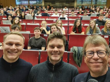 Towards entry "Successful Kickoff: Innovation & Entrepreneurship – First Lecture!"